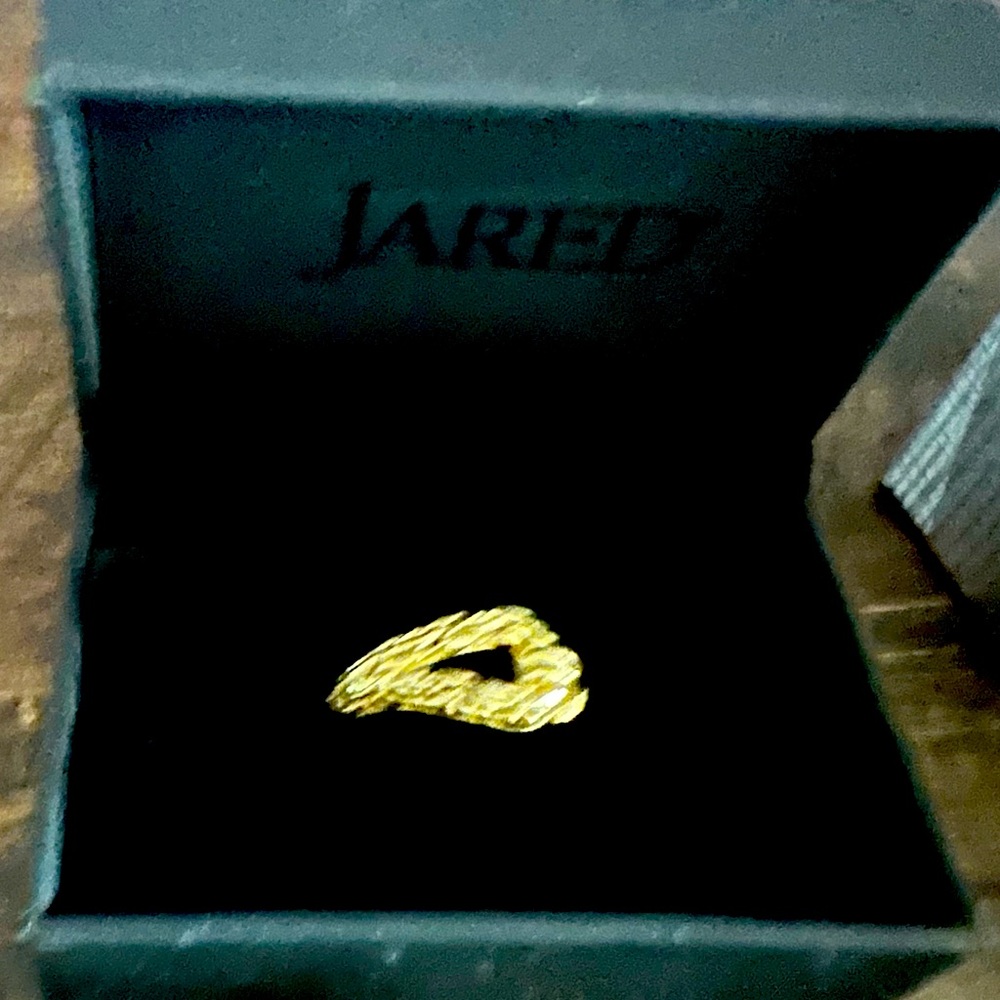Jared Gorgeous Solid Gold Ring - image 1
